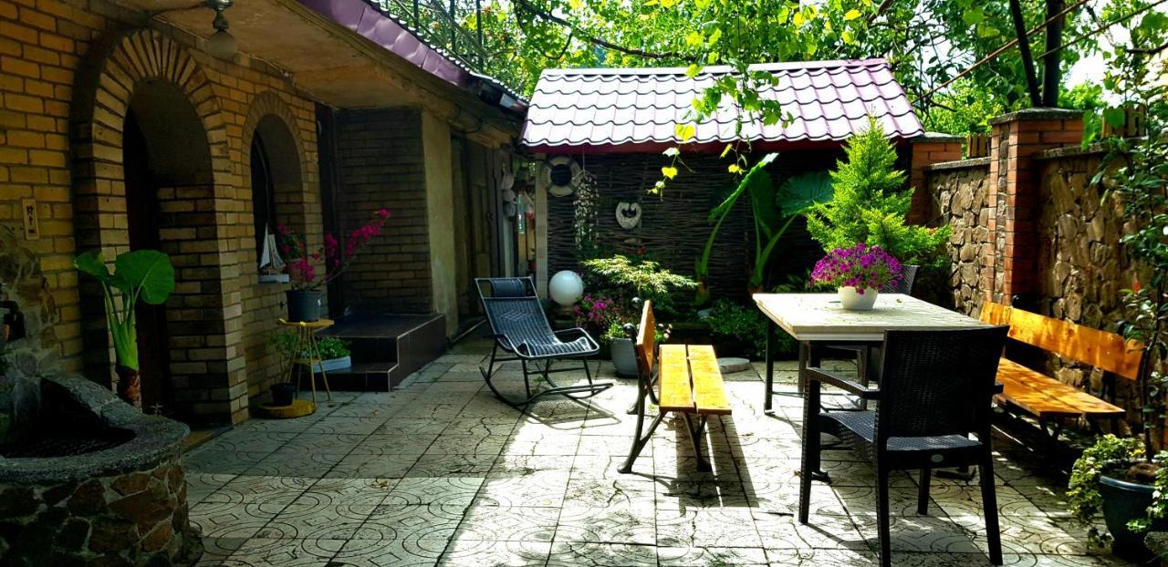 Green House In Batumi Bagian luar foto